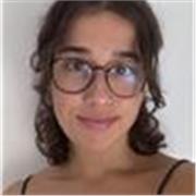 Soy una persona responsable, creativa y muy empática, capaz de combinar el cuidado atento con el apoyo escolar.