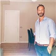 psicologo e neuropsicologo, impartisce lezioni di psicologia, neuroscienze, filosofia, tutte le materie umanistiche