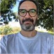 Profesor de filosofía, redacción y literatura. Corrector de expresión escrita ficción y no ficción