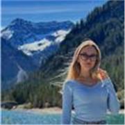 CELTA-certified English teacher specializing in remote lessons for adults 
