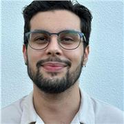 Me defino como un apasionado de la ciencia con el deseo ardiente de inspirar la curiosidad en los jóvenes mentes inquisitivas! Mi enfoque es hacer que la biología y la química sean emocionantes y accesibles para niños, conectando conceptos complejos con e