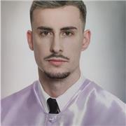 Técnico en Educación Infantil 
Graduado en Psicología
Máster General Sanitario
Experiencia como monitor y entrenador infantil