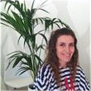 Profesora de Hatha Yoga especializada en Yoga Terapéutico  y Yogaterapia