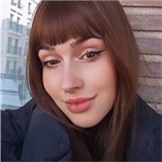 Soy una estudiante de tercero en la universidad Complutense de Madrid y me ofrezco a dar clases de repaso y refuerzo