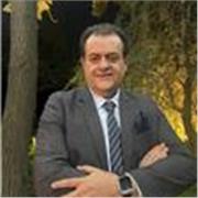 Maestro de apoyo escolar para niños y adolescentes