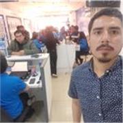 Profesor de administración de empresas con amplia experiencia en gestión comercial y marketing