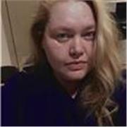 Mein Name ist Ivonne und ich bin eine Krankenschwester. Ich lebte und arbeitete als Krankenschwester in der UK für 20 Jahre