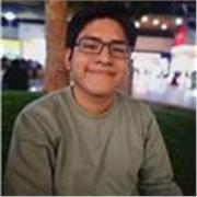 Profesor imparte clases de administración de empresas para todos