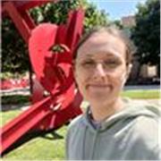 Titulada el Biotecnología, con máster en Microbiología. Actualmente estudiante de doctorado en la Universidad Autónoma de Madrid