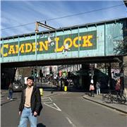 Per aiuto compiti e ripetizioni su chimica, matematica, fisica e per scuole superiori anche materie come italiano e filosofia.