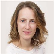 Insegno come creare grafiche professionali, coerenti con gli obiettivi del progetto, unendo qualità, velocità e strumenti AI.