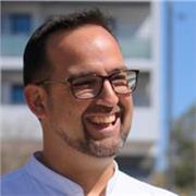 Profesor de Humanidades, historia, escritura, oratoria y comunicación