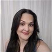 Sou professora com experiência em sala de aula, dedicada ao desenvolvimento da leitura, escrita e interpretação dos alunos