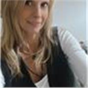 Profesora de lengua imparte clases particulares a niños de primaria