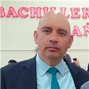 Profesor de Sistemas e informática imparte clases todos los días