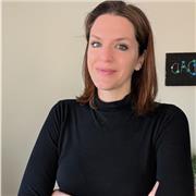 Profesora de marketing, comunicación y liderazgo para adultos y emprendedores.