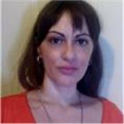 Profesora especializada en programación con Python, ciencia de datos, IA y machine learning,. Clases online