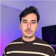 Me defino como una persona energética, proactiva y paciente. Me gustaría dar classes a los que quieren mejorar su nivel