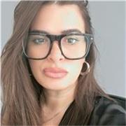 Lavoro nel settore delle risorse umane da 12 anni. Attualmente seguo un master per fare la formatrice e la business coach. 