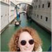 Sono docente conversatore bilingue inglese/italiano con anni di esperienza nell'utilizzo della metodologia comunicativa