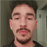 Buen trabajador con motivación para enseñar a alumnos el español mediante métodos poco rudimentarios