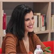 Laureata in Lingue offre lezioni di Inglese, Spagnolo, Francese e Italiano
