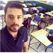 Profesor de primaria imparte clases y regularizacióna niños y adolescentes