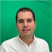 Profesional y empático con las edades de secundaria y bachillerato. Secundaria y bachillerato españoles y cualquier edad para ELE.