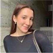 Studentessa universitaria di Psicologia, precedentemente residente a Londra, propone lezioni di inglese per diverse età