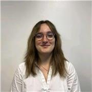 Etudiante en Master, j'enseigne l'anglais du niveau A2 au C1, tout âge confondu