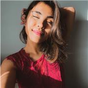 Maria offers English lessons for beginners through conversational