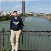 Entrenador comprometido, activo, motivador, y orientado a resultados