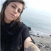 Me encantaría poder ofrecer clases de español y ayudaros!, he viajado por muchas partes del mundo y hablo varios idiomas