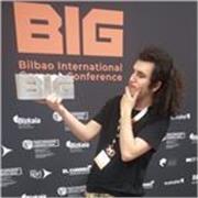 Joven talentoso con el inglés, paciente y perfeccionista pero a la vez versátil y multifacético