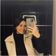 Profesora de lengua y literatura imparte clases