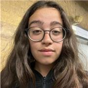 estudiante de bachiller imparte clases a niños de historia o de otras asignaturas si es necesario