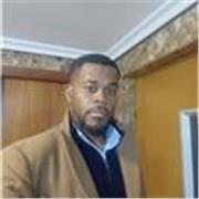 Soy un entusiasta de la lógica y amo las mates, la física y la química. Enseño solo para niveles de la ESO.