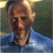 Passionné par la langue française et l’écriture, j’enseigne avec patience et écoute.