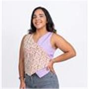 Profesora de Diseño Gráfico apta para todas las edades y niveles.