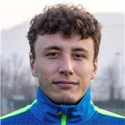 Preparatore atletico professionista e Functional Training Coach impartisce lezioni di coaching e allenamenti personalizzati