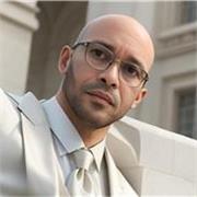 Profesor titulado en ingenieria civil con una maestria en matematica 