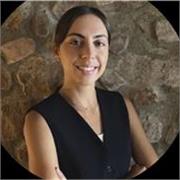 Nativa en español con experiencia internacional, he vivido en otros países y relacionado con personas de otras culturas y lenguas.