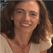 Profesora con Máster de español como lengua extranjera. Soy dinámica, sociable y paciente. Tengo 20 años de experiencia enseñando a todas las edades y niveles