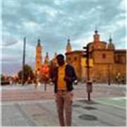 Soy su profesora de francés y tengo experiencia enseñando a niños, adolescentes y adultos. Ofrezco clases particular