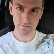 Buongiorno, sono Matteo, un ragazzo di 24 anni.
Ho letto il suo annuncio e mi piacerebbe potermi candidare, ho un certificato IELTS livello B2 in inglese