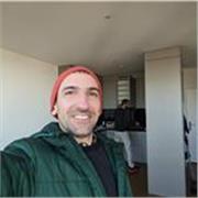 Arabisch-Tutor,der die Erwachsene aller Altengruppern unterrichtet 