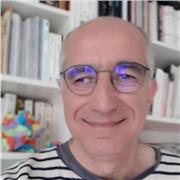Ingénieur-chercheur donne des cours de maths et de Physique-Chimie à des élèves de collège et de Lycée
