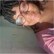 Persona nativa francesa apta para todas las edades.