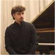 Titulado máster de interpretación, piano. Imparto clases de Piano, Teoría musical, Análisis, Armonía e Historia de la música.