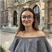 Étudiante en journalisme, bac +3 en lettres, je propose une aide en français conforme aux attendes scolaires